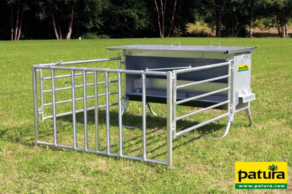 Kraftfutterautomat mit Kälberschlupf